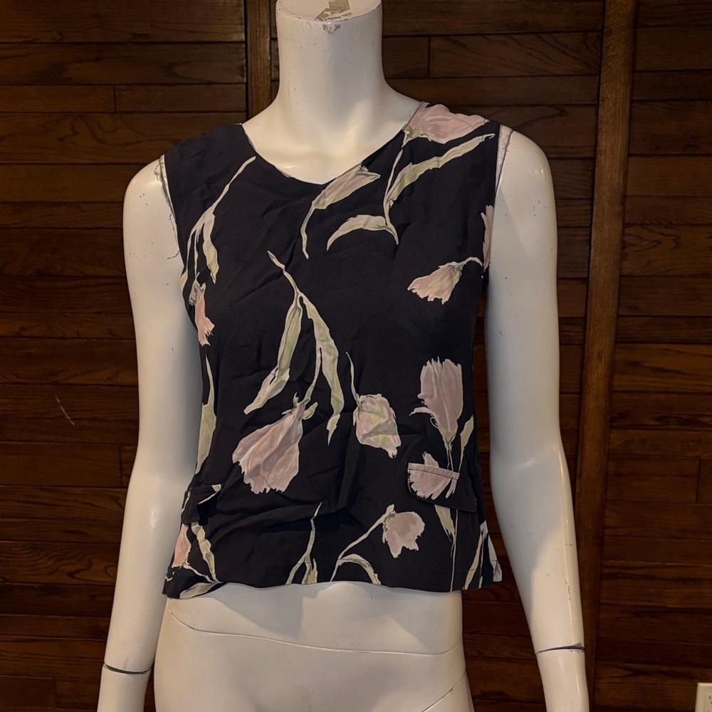 Elegant Floral Sleeveless Top - Black and Pink